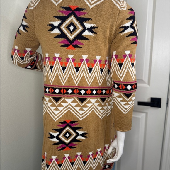 Chaser Tan and Pink Cardigan with Geometric Patterns - Picture 9 of 12